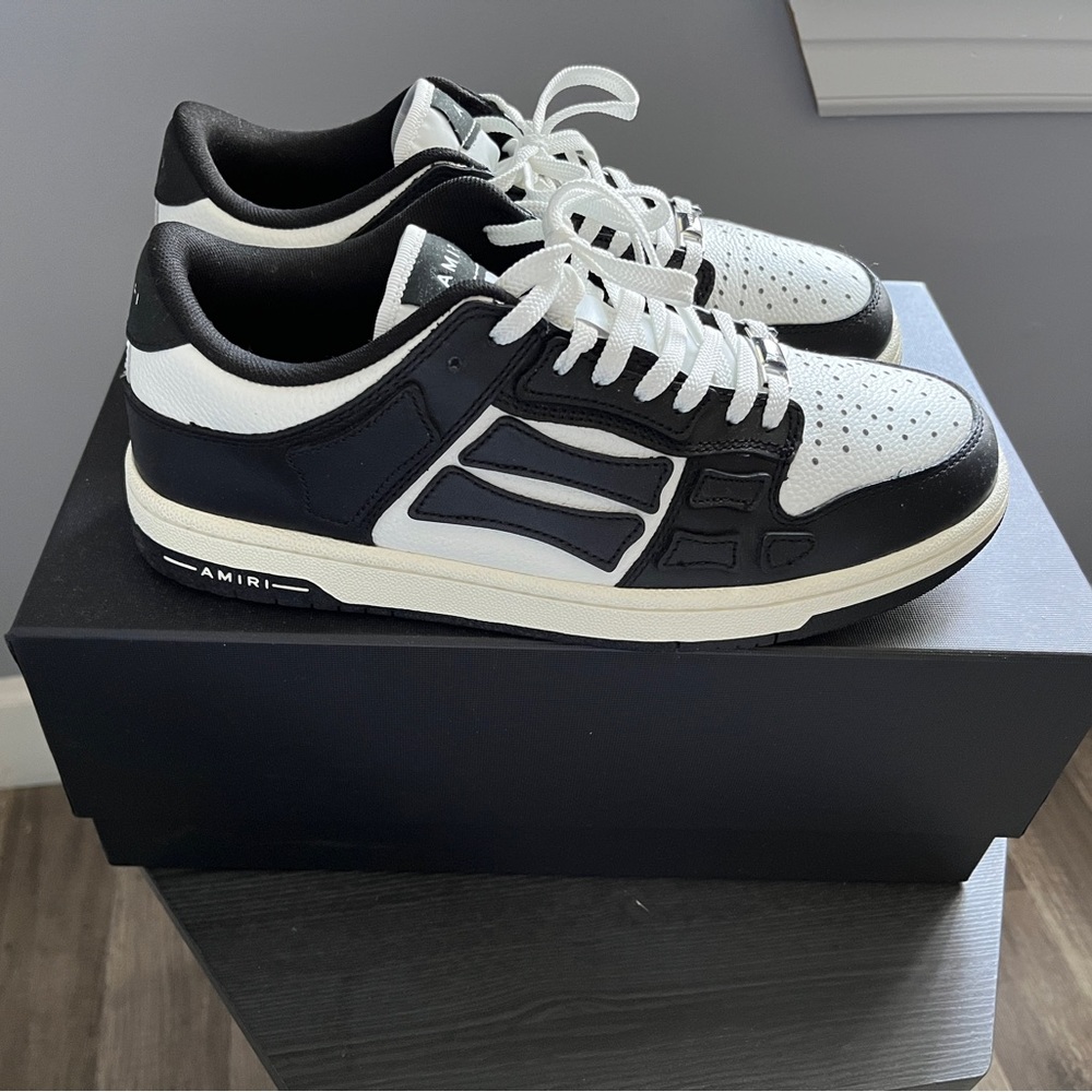 Amiri skel low top sneakers black and white